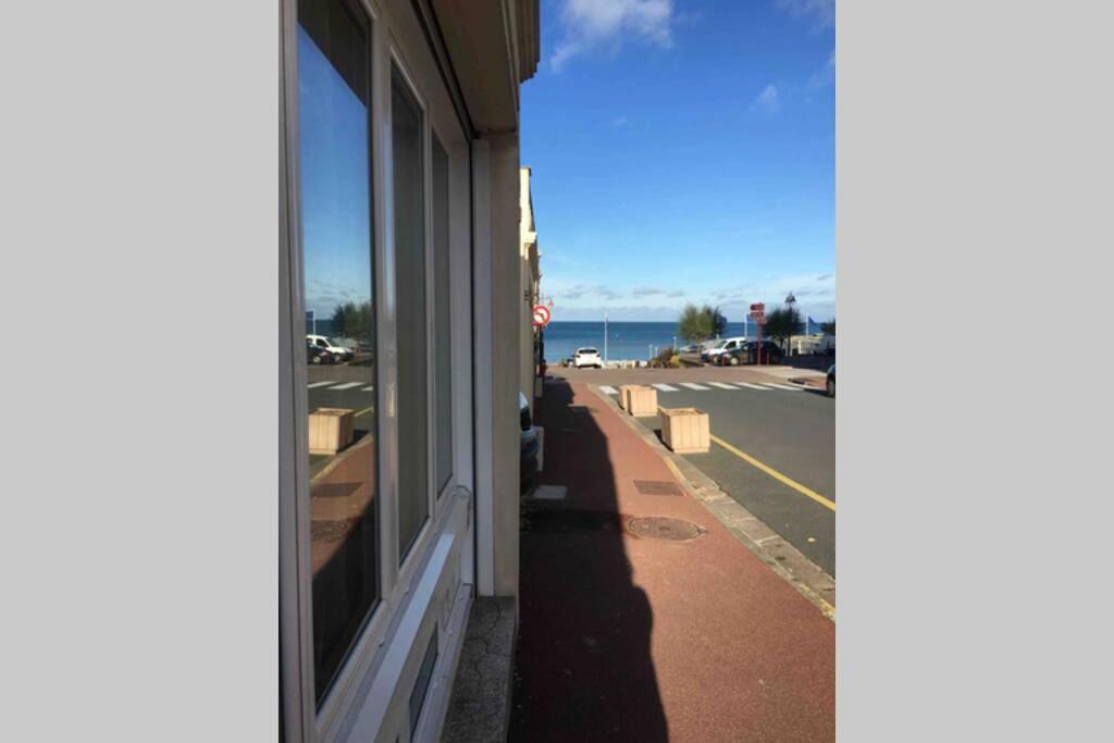 Souplex 50M De La Plage Et Des Commerces Houlgate Exteriör bild
