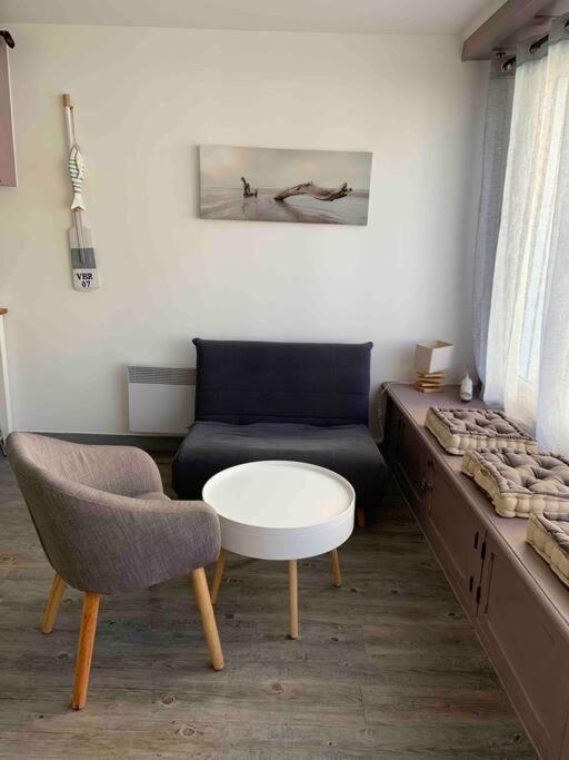 Souplex 50M De La Plage Et Des Commerces Houlgate Exteriör bild