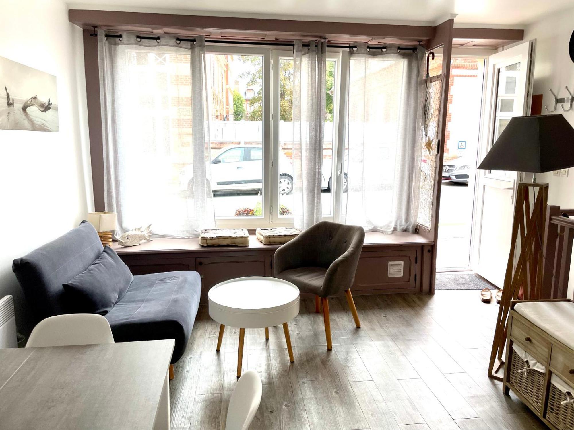 Souplex 50M De La Plage Et Des Commerces Houlgate Exteriör bild